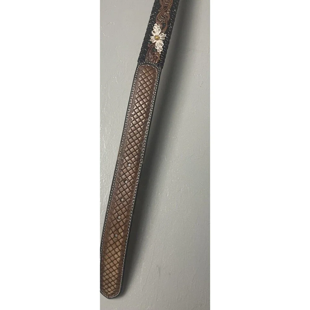 Unbranded vintage tooled